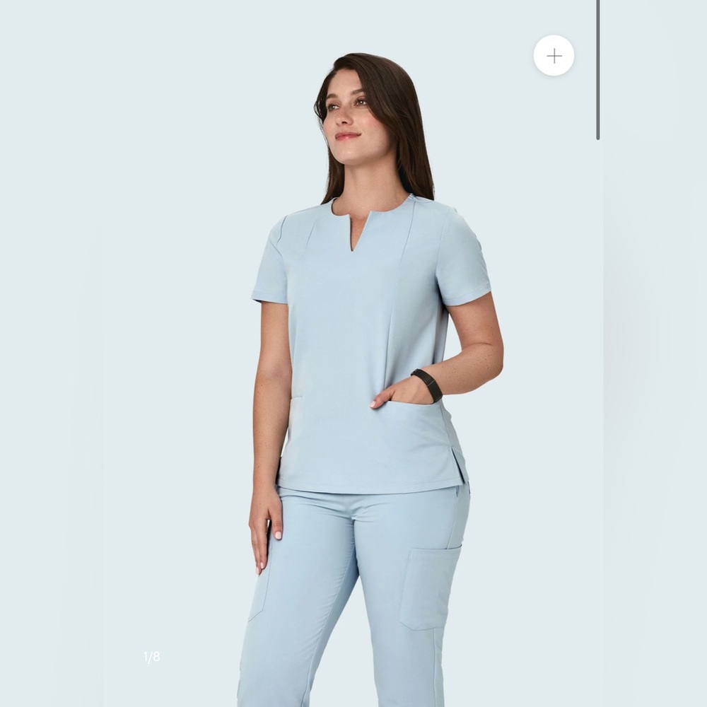 Women’s Short-Sleeve V-Notch Scrub Top in Light Blue